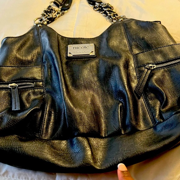 Nicole miller black leather purse with silver hardware in great condition - Picture 9 of 9